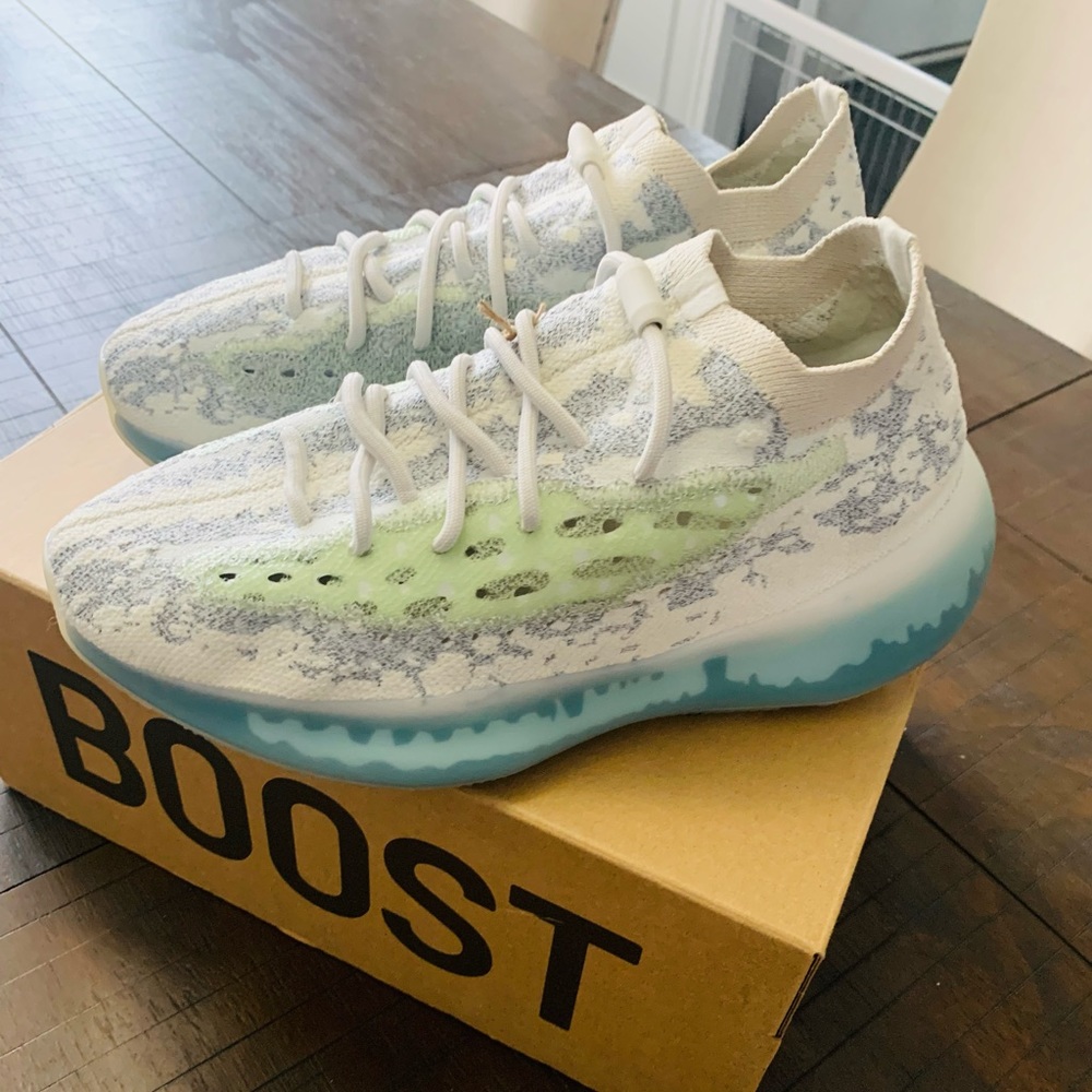 Yeezy 380 Alien - Picture 5 of 10